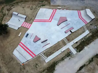 Skatepark d&#039;Ayguesvives - photo courtesy of Vulcano Skateparks