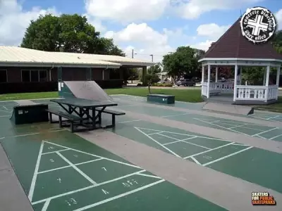 Roanoke Skatepark - Roanoke, Texas, U.S.A.