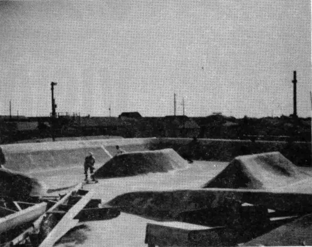 Barney&#039;s Concrete Curl - Kill Devil Hills NC (Photo: Uncredited, Kamikaze Skate Zine issue #1)