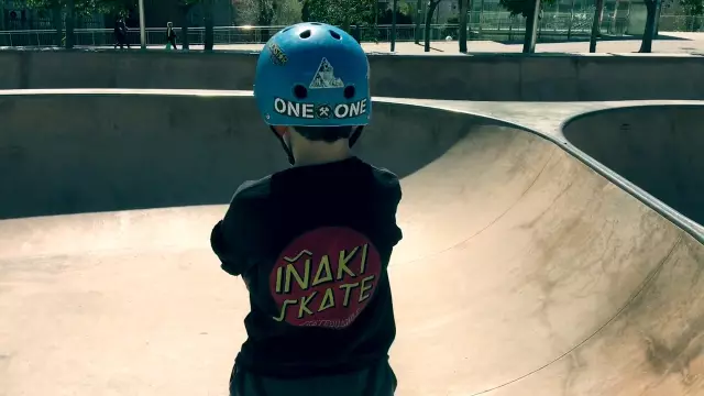 Sesion de Skate en Skatepark La Guineueta (Canyelles)