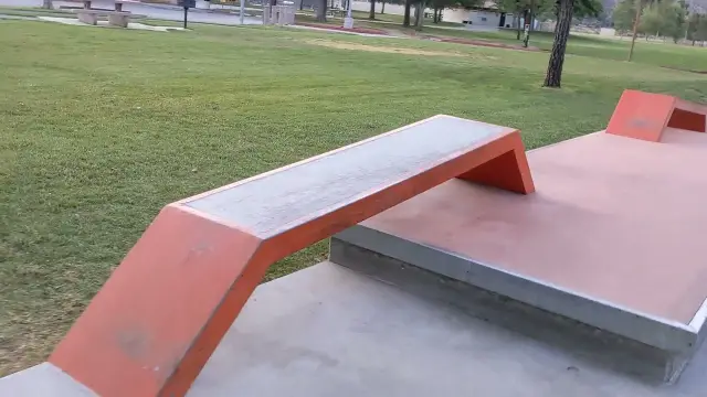 Tour of skatepark in Castaic, CA.