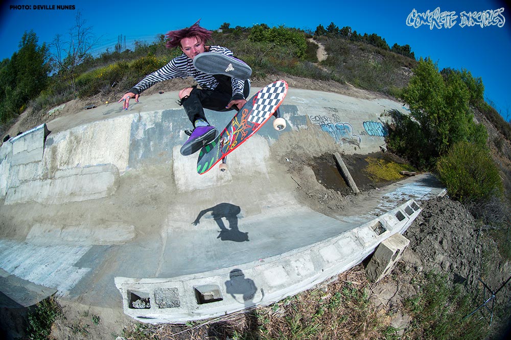 Christopher Hiett - Ditch kickflip grab to fakie - Photo Deville Nunes